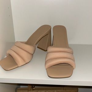 Open Edit Sheena Sandal